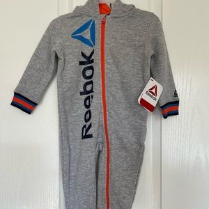 🟣 3 for $25 NWT Reebok Boys Sweat Hooded Romper Size 12 Months